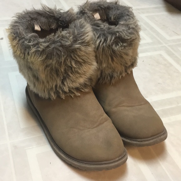 Cute boots - Picture 1 of 4